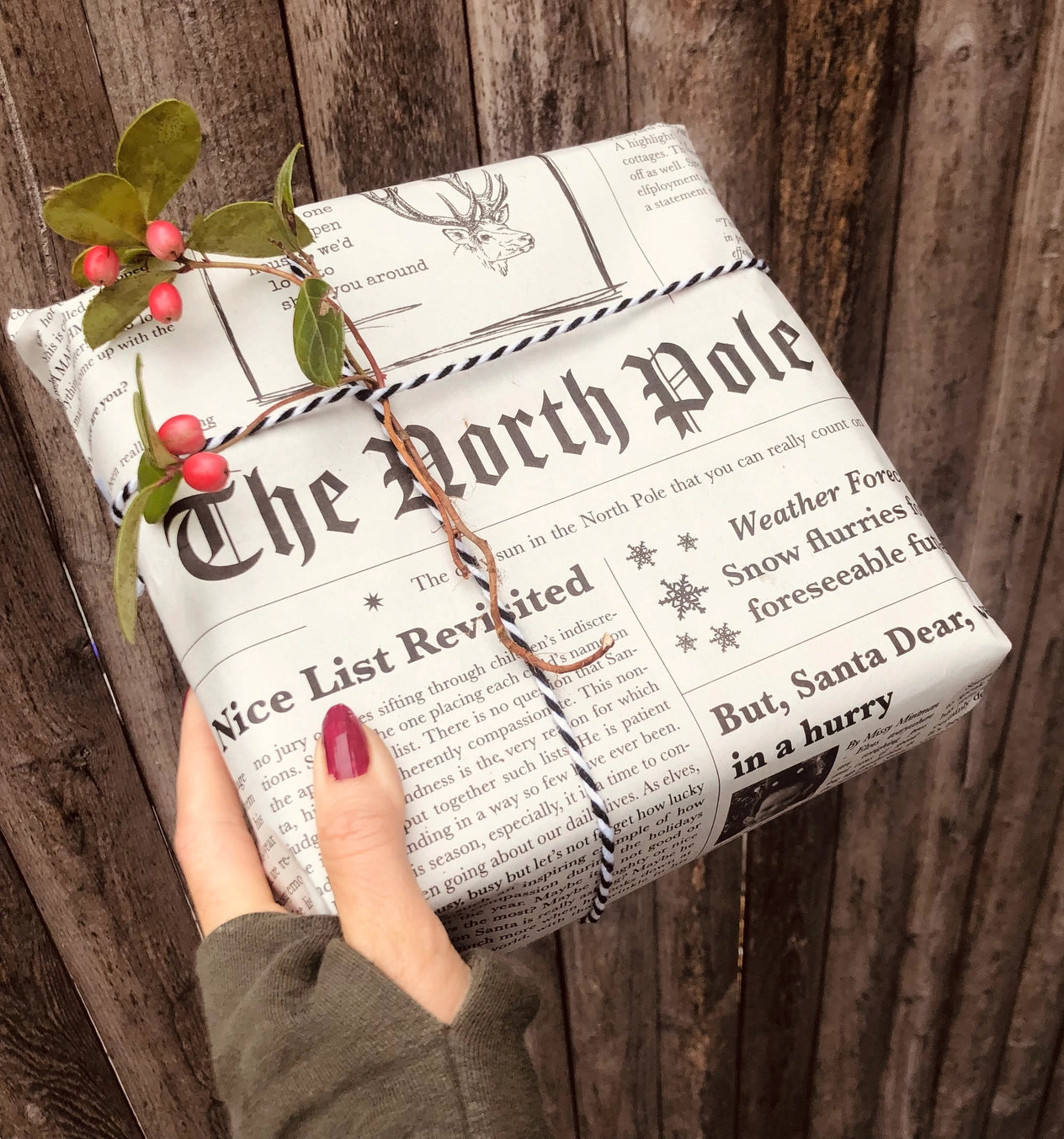 Wrap your gifts in a classic North Pole Newspaper sheet! 🎁

This eco-friendly, single-sided newsprint is filled with fun articles about Santa and his elves, making it a unique alternative to traditional wrapping paper. Use it for presents or as a festive touch with cookies and milk left out for Santa!&nbsp;

Key Details:&nbsp;
- Dimensions: 38.1 x 57.9 cm (15 x 22.8 in)

- Plastic-free, recycled, and vegan 🌍